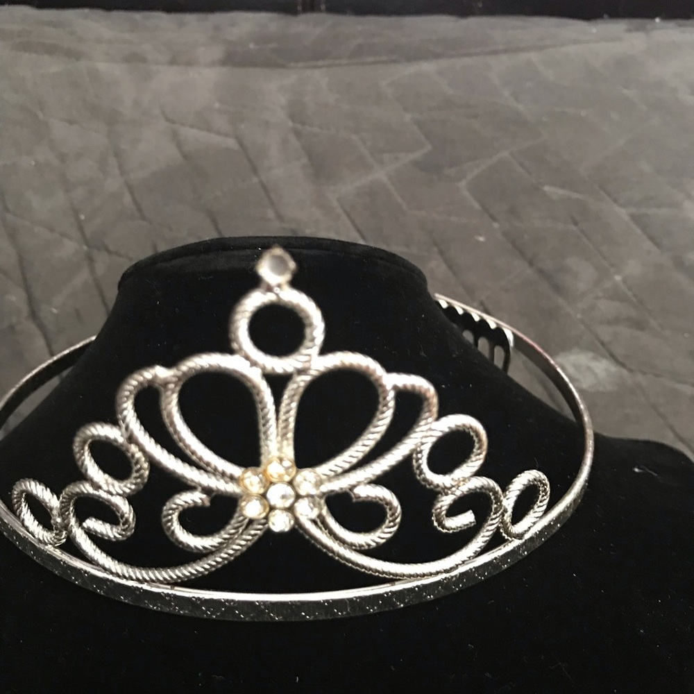 Tiara - Picture 2 of 3